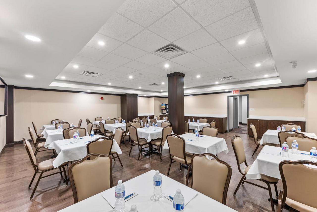 Ramada By Wyndham Niagara Falls Near The Falls Exteriér fotografie